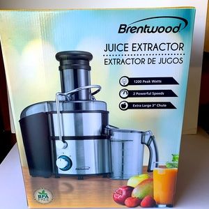 Juice Extractor with Graduated Jar